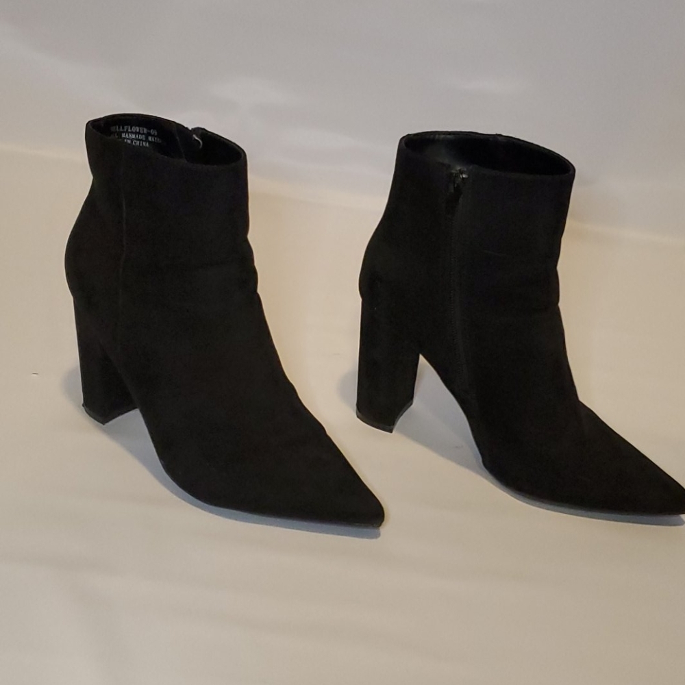 Heel booties